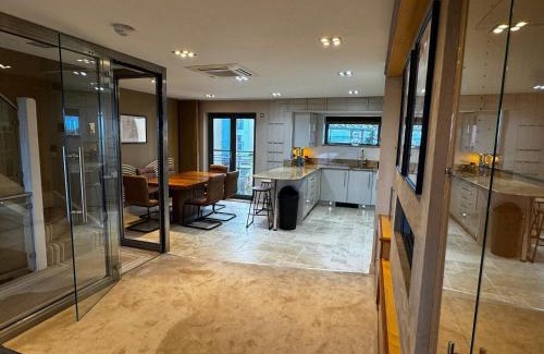Castle Apartamento | 26 St Christophers court