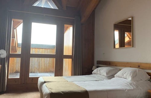 Les Almes Chalet De Esquí | Apartamento de 260 m2, 6 habitaciones, 6 sdbn (12 a 14 personas) en chalet, orientado al sur