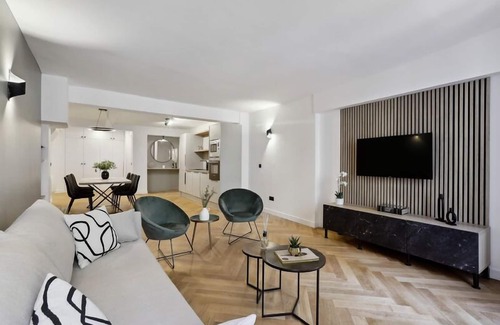 Strasbourg -Saint-Denis Apartamento | 266 Suite Montefiore Superb apartment in Paris.
