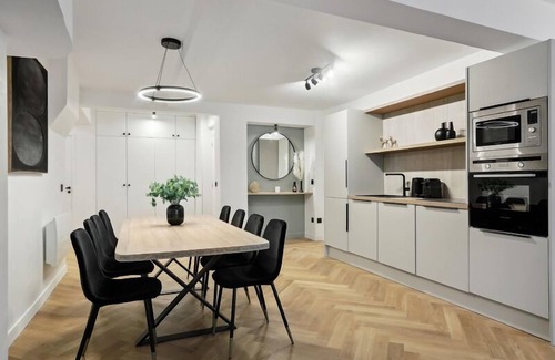 Strasbourg -Saint-Denis Apartamento | 266 Suite Montefiore Superb apartment in Paris.