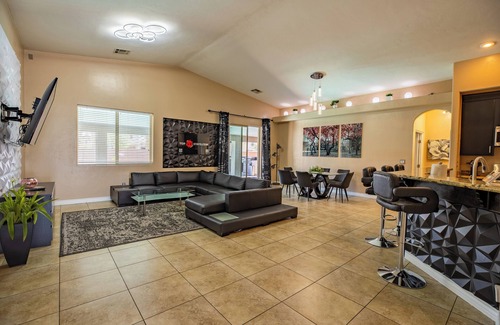 North Las Vegas Casa | 2700 Sq Ft House W/25Foot Heatable NEW! Pool/Spa