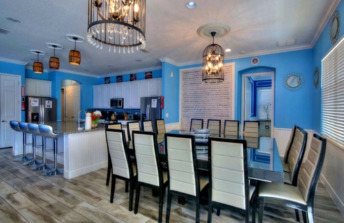 Loughman Casa | 28 Bedrooms, America & Music Bowling Mansions, SIDE BY SIDE, Sleep 80