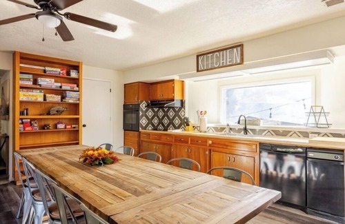 Camp Nelson Casa | 2800 sq. Foot, Scenic Mountain View, National Forest, 1 story, Family & Pets