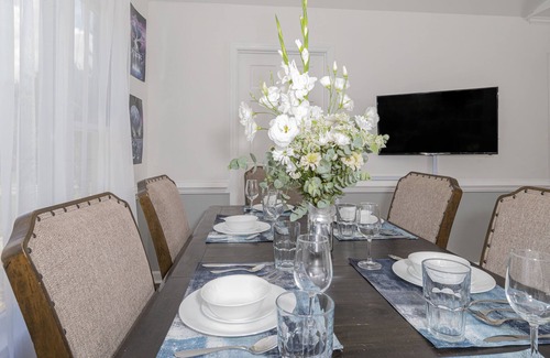 Kernersville Casa | Venga a relajarse en esta casa limpia y acogedora