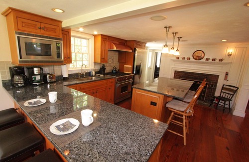 Barnstable Casa | 2828 Main Street - Antique Charm: 5BR Historic Home, Modern Amenities