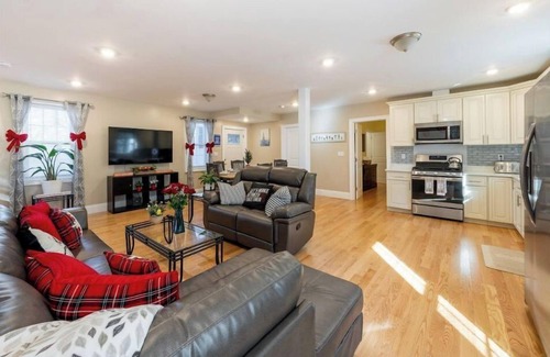 Quincy Casa | 284 - 5BR Boston-Peaceful House near England Aqua