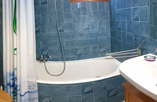 Saint-Jean-dʼAulps Apartamento | ¡Estudio de 28m² en el centro con piscina y balcón!