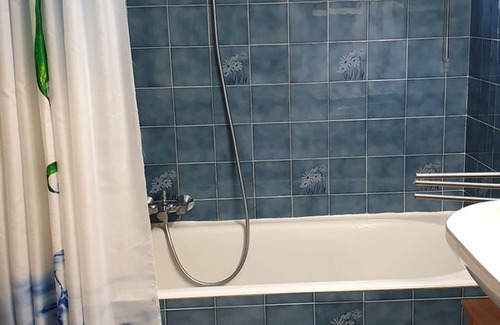 Saint-Jean-dʼAulps Apartamento | ¡Estudio de 28m² en el centro con piscina y balcón!
