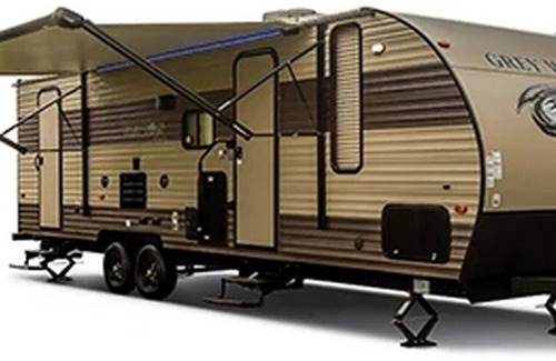 Lewiston Casa | 29' Deluxe Climate Controlled Toy Hauler Camper - Sleeps 4 Guests.
