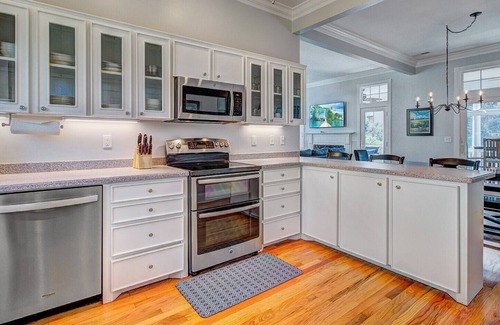 Ocean Point Casa | 29 Ocean Point | AvantStay | Luxe Kitchen, Balcony