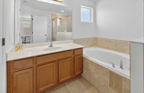 Bellavida Casa | 290 LF - BellaVida Cozy 6BR Pool Home