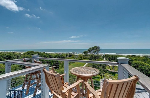 Isle of Palms Casa | 2910 Palm Blvd- New Oceanfront Luxury- Pool, Hot tub, Elevator