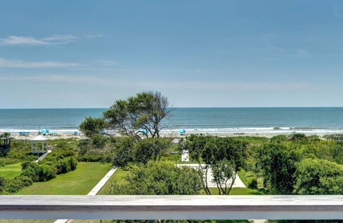 Isle of Palms Casa | 2910 Palm Blvd- New Oceanfront Luxury- Pool, Hot tub, Elevator