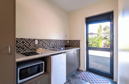 Upper Riccarton Hotel | 298 Westside Motor Lodge