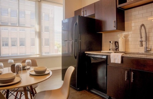 Garment District Apartamento | 2B/BR Live/Work Space catered to Businessmen, Travel Nurses, Techies