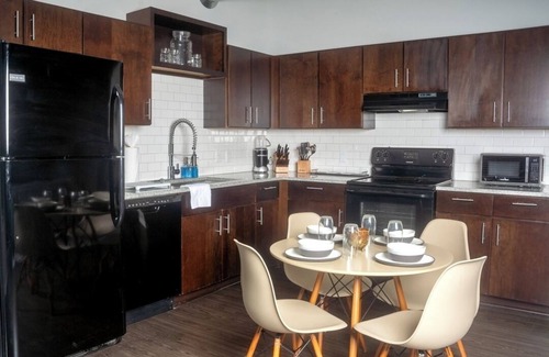 Garment District Apartamento | 2B/BR Live/Work Space catered to Businessmen, Travel Nurses, Techies