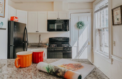 College Hill Apartamento | 2B1B Family Retreat,Private Kitchen, Brown&RISD