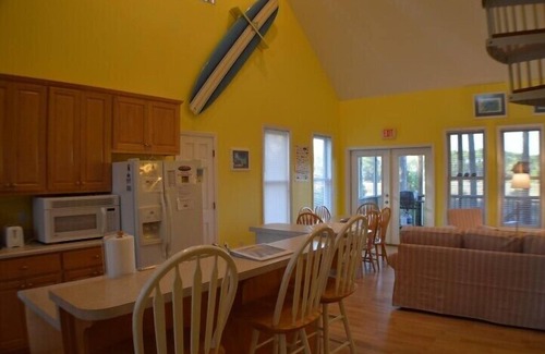 Port St. Joe Casa | Sunny Daze- 2bd 1. 5ba ubicado en el tranquilo vecindario Indian Summer en Indian Pass.