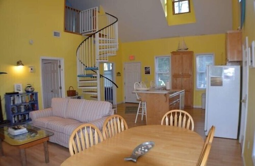 Port St. Joe Casa | Sunny Daze- 2bd 1. 5ba ubicado en el tranquilo vecindario Indian Summer en Indian Pass.