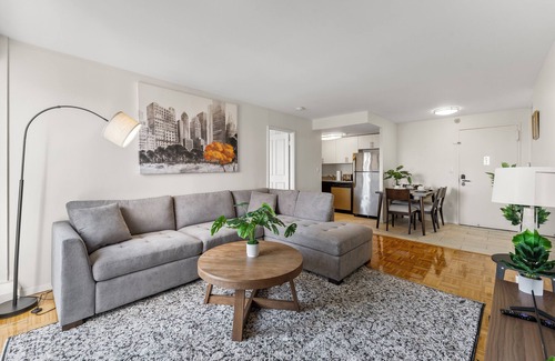 Longwood Apartamento | 2bd/1.5ba Next to BU 7903