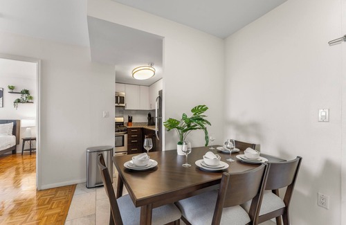 Longwood Apartamento | 2bd/1.5ba Next to BU 7903