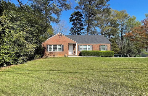 Clairmont Heights Apartamento | 2bd/1ba apt in walkable area near Emory, nature trails, available Aug. 15th
