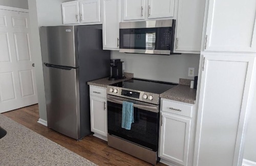 St. James Condominio | 2BD 2 BA in exclusive St. James w/ pool. Easy access to OKI Beaches & Southport!