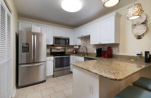 Gulf Shores Apartamento | 2bd 2ba 1st floor condo WALK TO BEACH