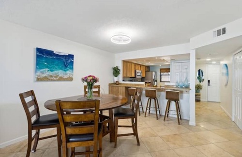 Cocoa Beach Condominio | 2BD/2BA Cocoa Beach Oceanfront, POOL & ALL Downtown!