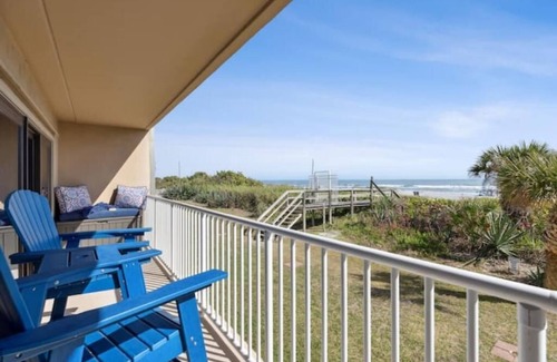 Cocoa Beach Condominio | 2BD/2BA Cocoa Beach Oceanfront, POOL & ALL Downtown!