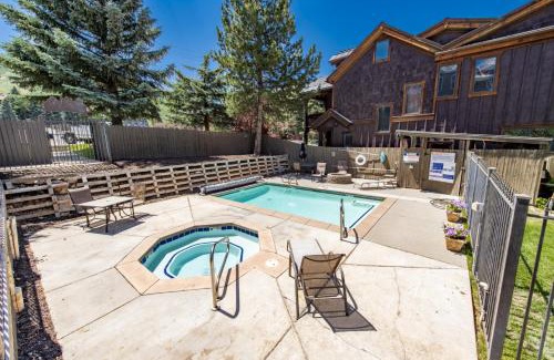 North Park City Apartamento | 2BD 2BA Condo with Hot Tub and Pool