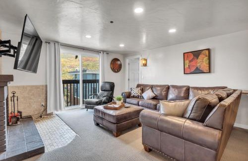 North Park City Apartamento | 2BD 2BA Condo with Hot Tub and Pool