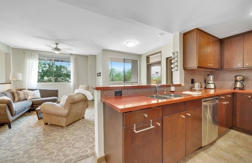 Palm Springs Casa | 2bd/2ba Townhouse with Stunning Mountain Views