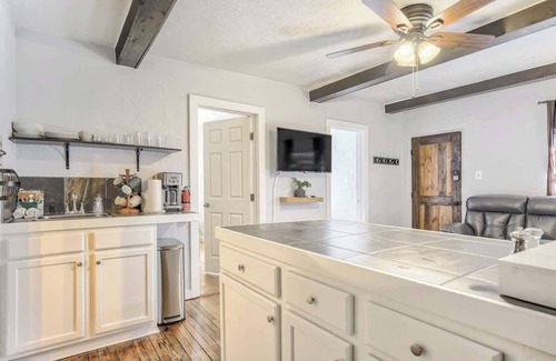 West Colorado Springs Apartamento | 2BD Apartment, Pet Friendly!