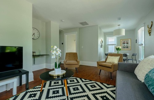 Detroit Apartamento | BELLE ISLE | 2 HABITACIONES + Estacionamiento | Cerca del centro