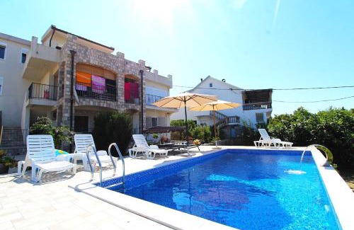 Burtaisi Apartamento | 2bd Apt w Private Pool and City View "Keka"