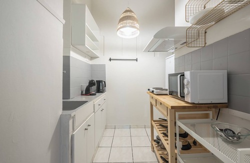 Kinosargous Apartamento | 2BD - Center of Athens - 4mins Walk To Acropolis