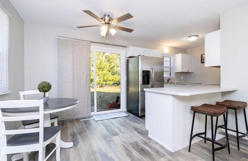 Urbandale Apartamento | 2BD/Extended Stay/Washer&Dryer/Work Station