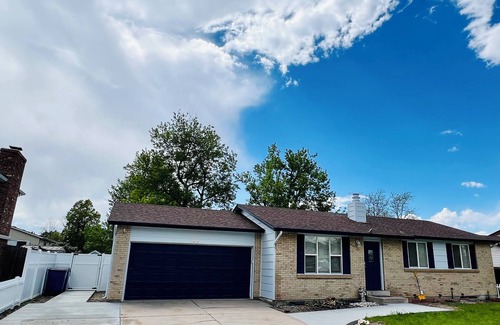Heather Gardens Casa | 2BD Guest Suite in Basement – Spacious and Private Half of the Home