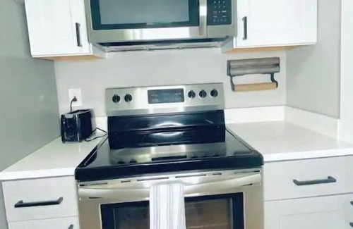 Lents Casa | 2BD modern unit downtown Lents in Portland.