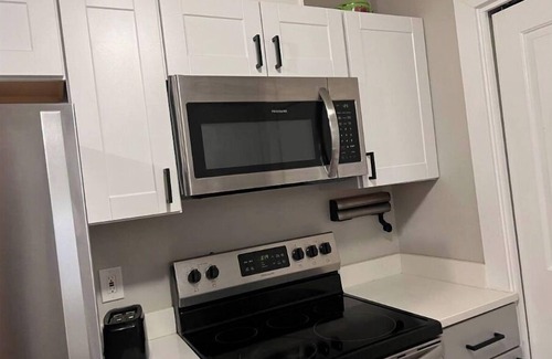 Lents Casa | 2BD modern unit downtown Lents in Portland.