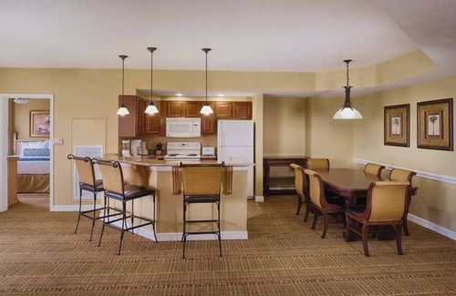 Lake Buena Vista Complejo | 2BD/Orlando near Disney - Private Living Area, Full Kitchen!
