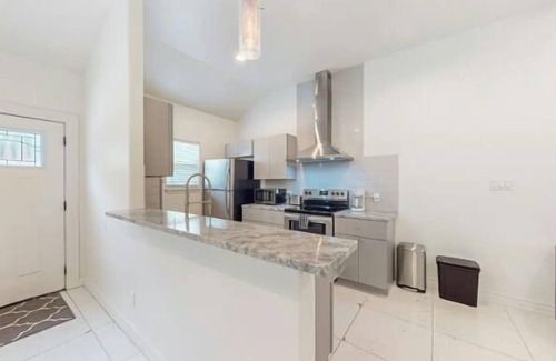 Central City Apartamento | 2BD-RemoteWork-Extd Stay Discounts-PetsOK-Central