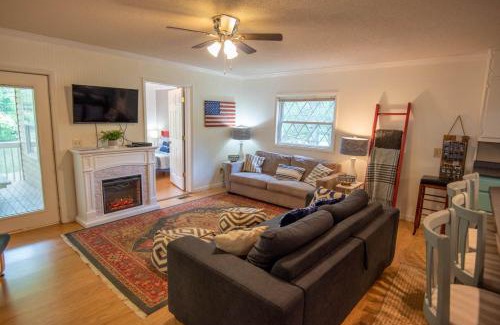 Crumpler Casa | 2Bd Riverfront with Expansive Outdoor Space, River Access, Fire Pit