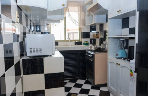 Macrodistrito Sur Apartamento | Cozy Calacoto Apt I Jacuzzi I Sleeps 4 I Wi-Fi