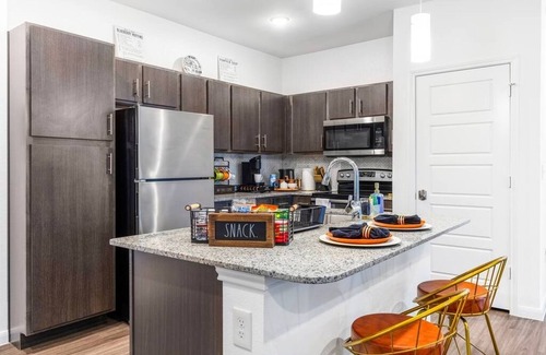 Medical Center District Apartamento | 2bd w/Pool/Gated/Free Parking/Pets Allow-UT Health