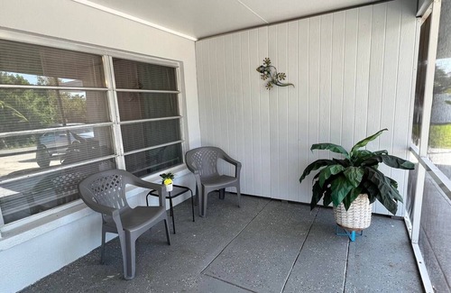Warm Mineral Springs Apartamento | 2bdr, 5 min walk to Warm Mineral Springs