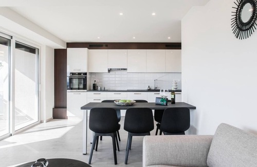 Glyfada Apartamento | 2BDR Athens Riviera Sea View Apartment by The Olon