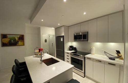 Innisfil Apartamento | 2BDR & DEN at Friday Harbour ALL Season Resorts, Outdoor activities with Beach