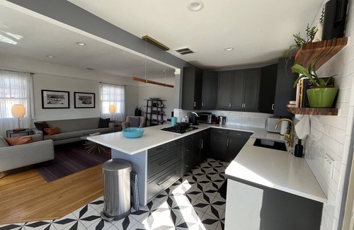San Luis Obispo Apartamento | 2BDRM PENTHOUSE W/SUN DRENCHED DECK